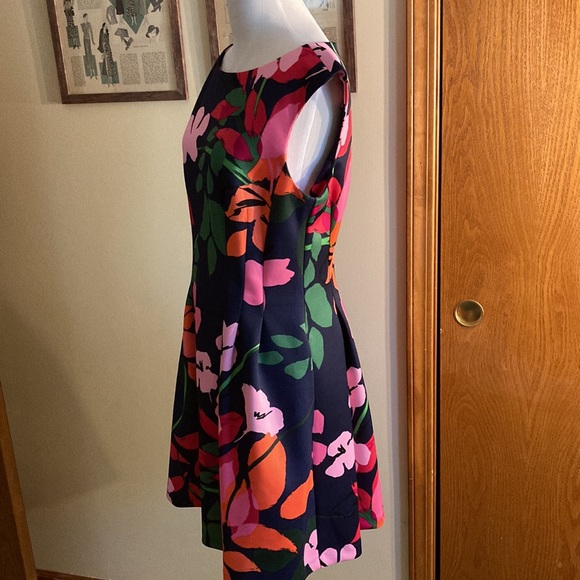 Vince Camuto sz 12 navy and bright color large scale  floral dress - Picture 2 of 6